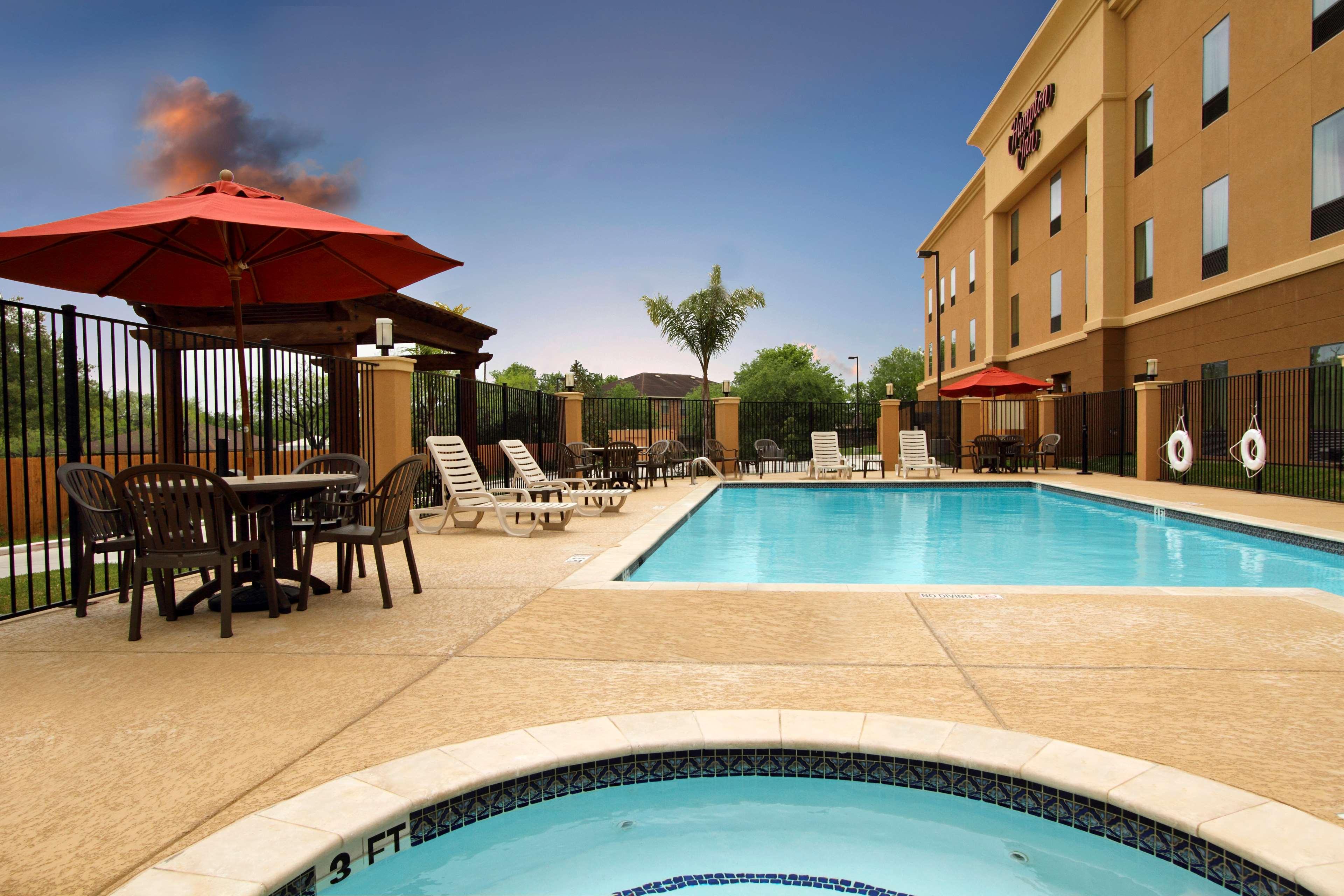 Hampton Inn Beeville Exterior foto